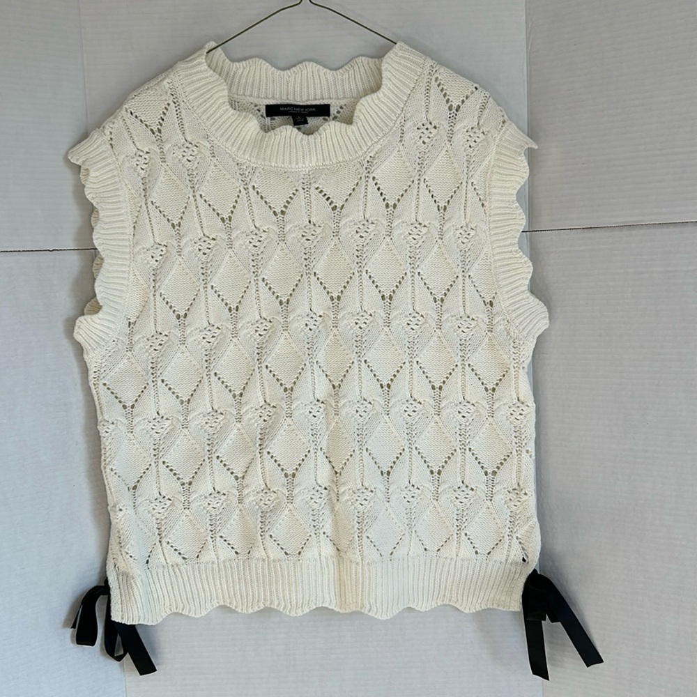Marc New York women’s sweater vest, Size L